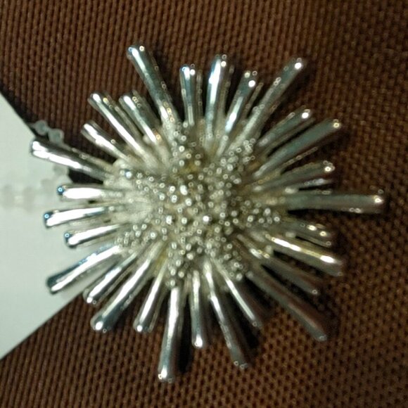 MONET Atomic Star Starburst Pendant Silver Tone Starfish - Picture 2 of 6